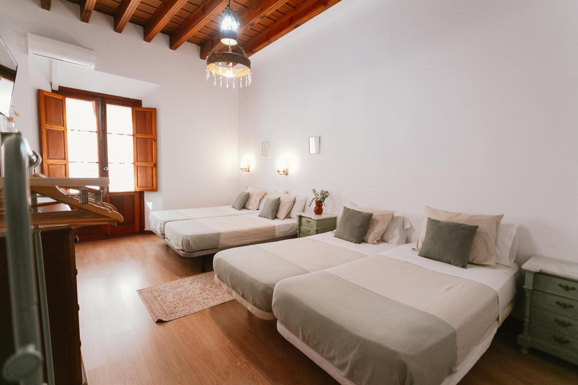 Komodo Casa Maravillas Rooms Séville Extérieur photo